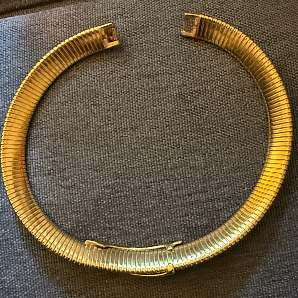 Monet Gold Plated Omega Chocker Necklace with Black Enamel Accent. Circa 1980’s. - Picture 5 of 7